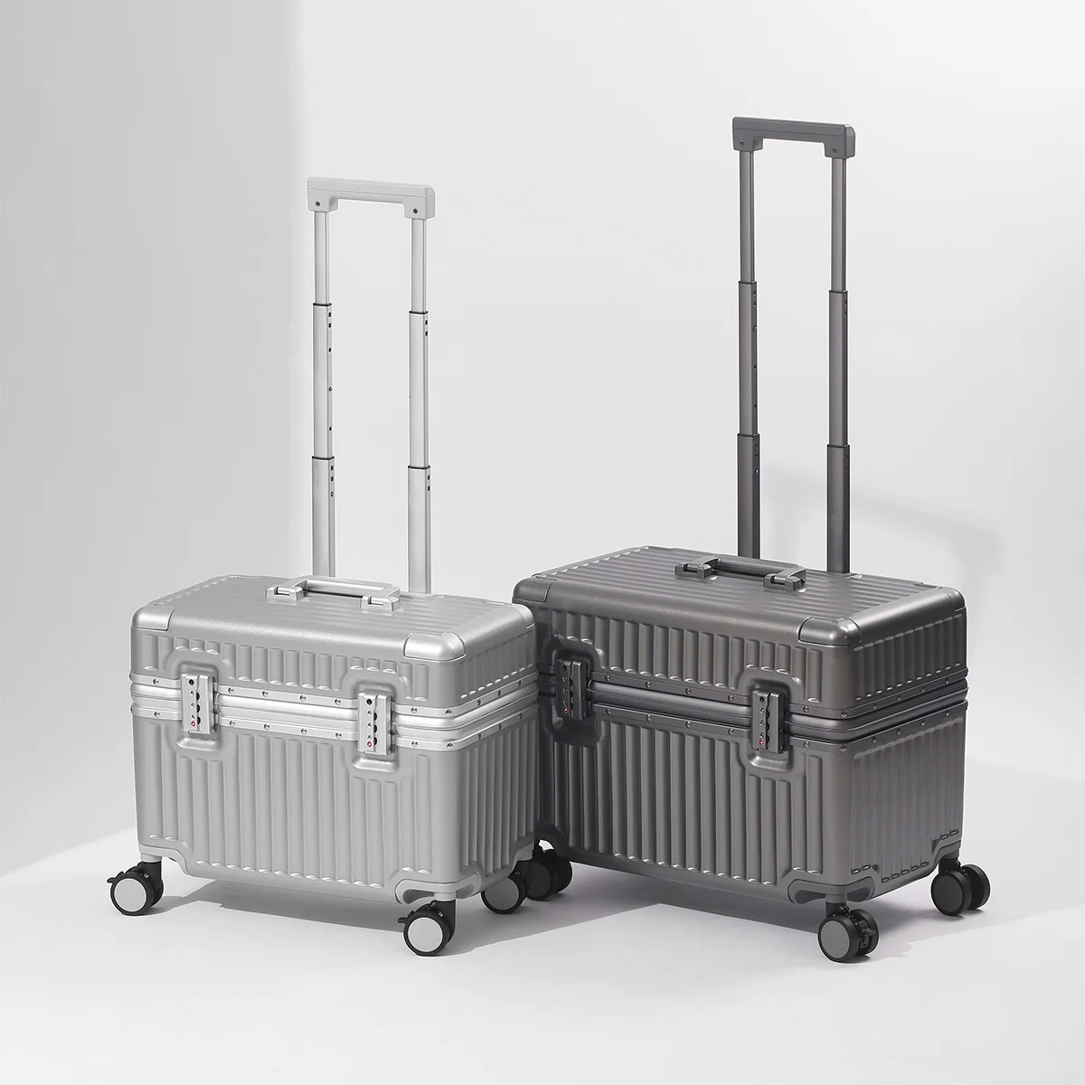 Aluminum Frame Carry On Luggage - 18インチのアルミフレーム製スーツケース。TSAロック付き、硬質シェル、合金製の角保護材、衝撃吸収ブレーキ付きのスピナーホイール、旅行用ケース。