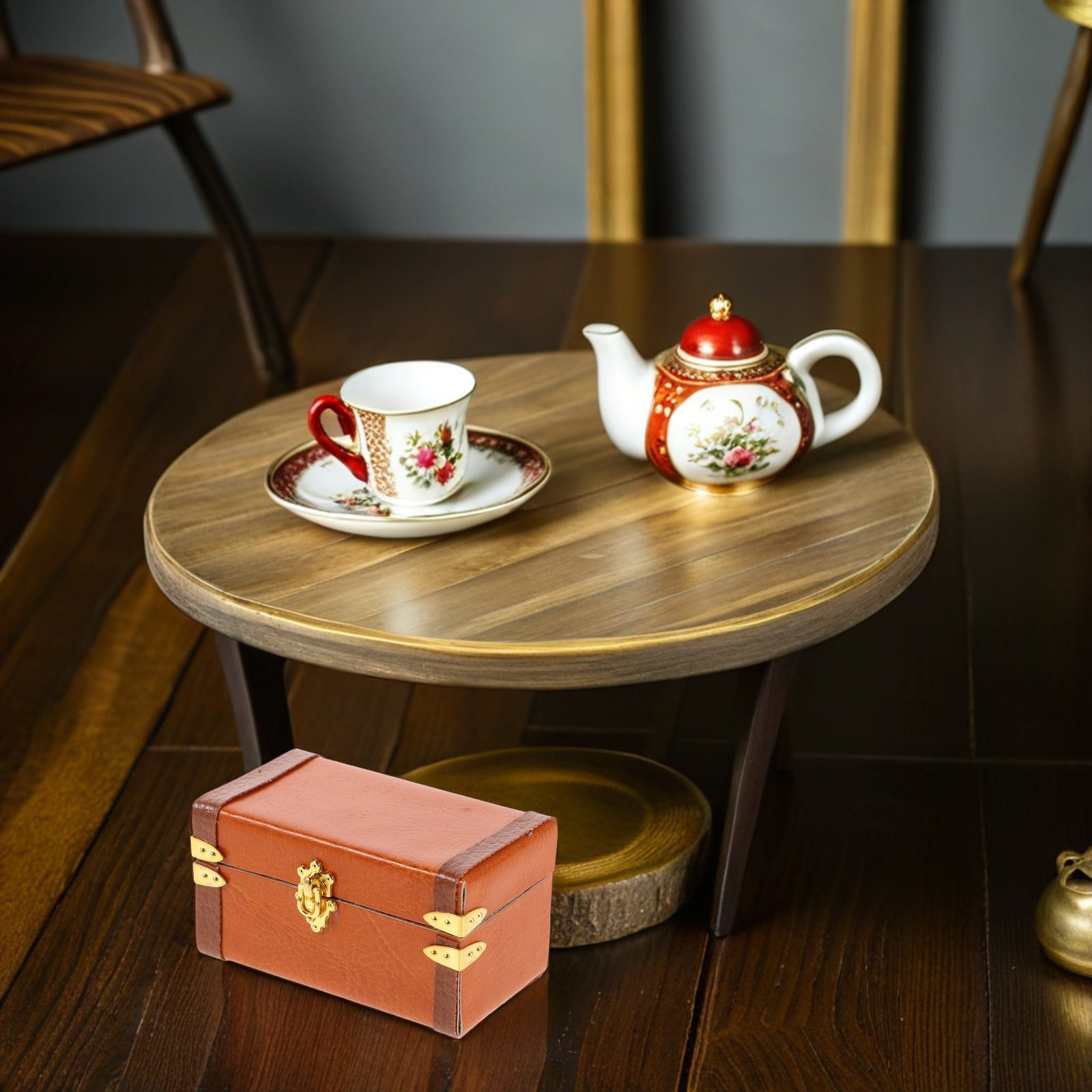 Retro Vintage Trunk Suitcase - ミニチュアのアンティーク風トランク、レトロな旅行用収納ケース。ドールハウスや妖精の庭、机の上の装飾に最適。アンティーク風旅行用トランク。